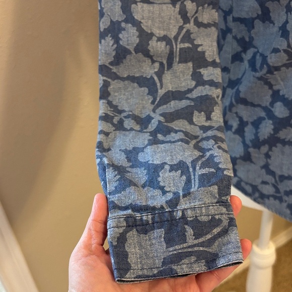 LOFT Floral Denim Button-Up Shirt Size XXS - Picture 4 of 8